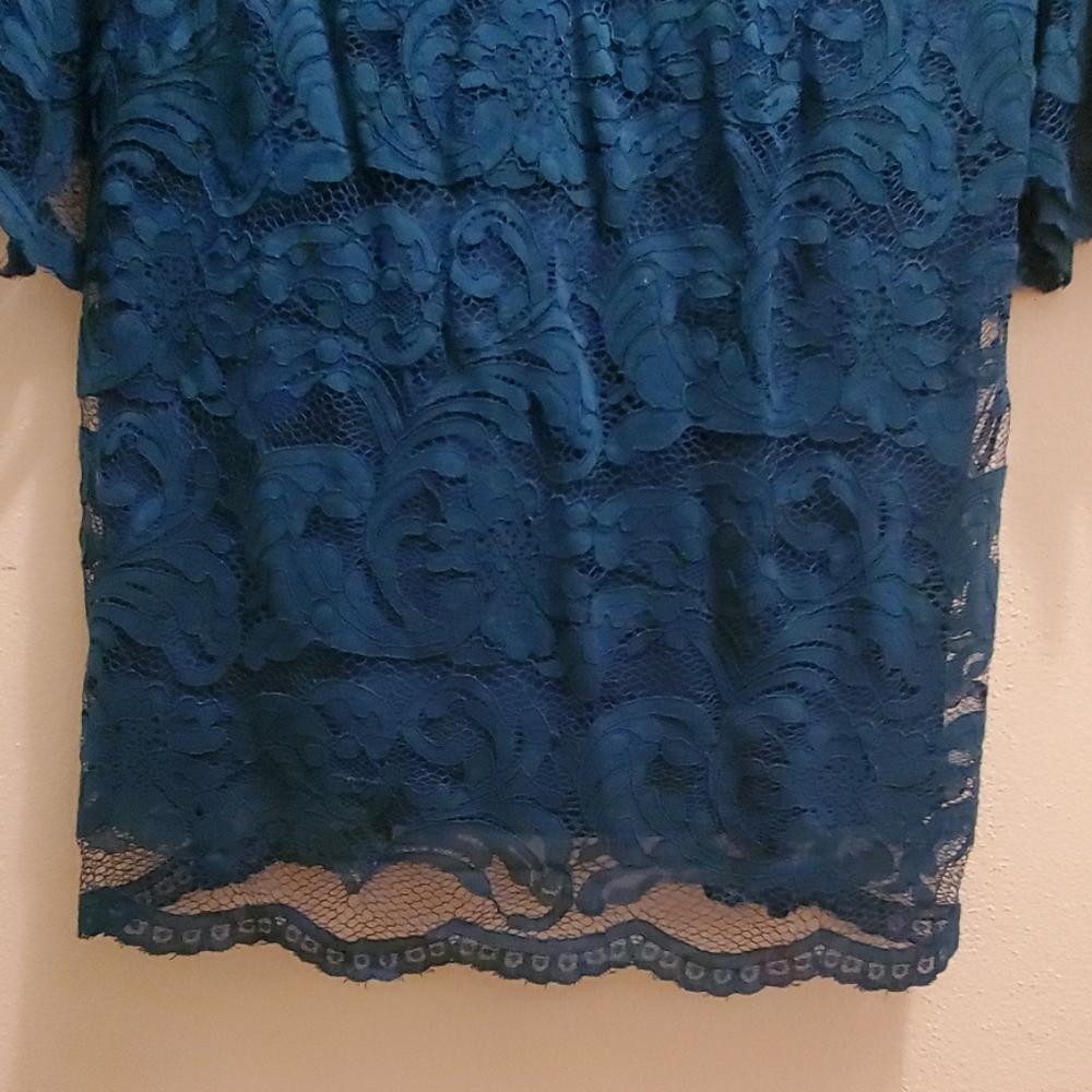 NY&C lace bell sleeve dress - Picture 2 of 8